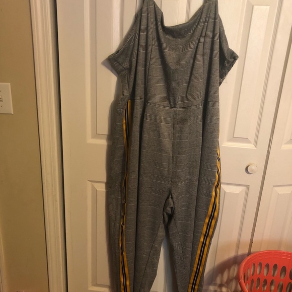 Women's Plus Size Menswear Plaid Jumpsuit with Varsity Side Striping Size 30/32 - Picture 5 of 6